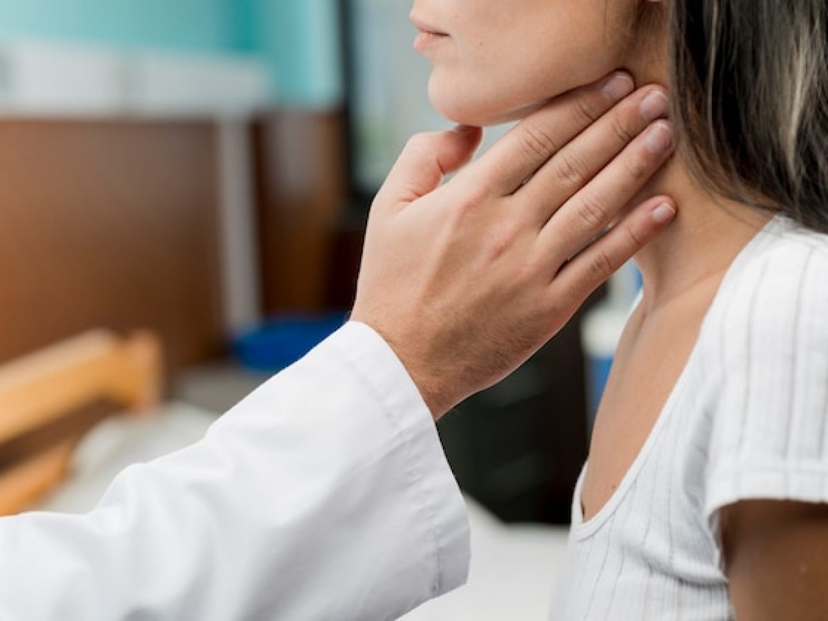  What are early warning signs of thyroid problems?
